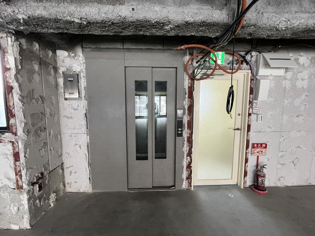 大阪市北区菅栄町の店舗事務所の内装