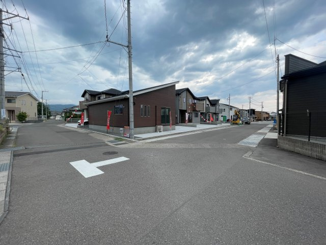 新築戸建・新築建売　福島市宮代3期　QUADRIFOGLIO　全6棟の前面道路含む現地写真