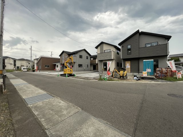 新築戸建・新築建売　福島市宮代3期　QUADRIFOGLIO　全6棟の前面道路含む現地写真