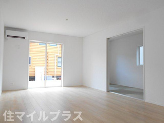 【居間・リビング】 | 西郷村羽太新築一戸建て2棟 | ゆったりとした居間です