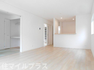 【居間・リビング】 | 西郷村羽太新築一戸建て2棟 | おしゃれな居間です