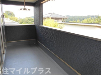 【バルコニー】 | 西郷村羽太新築一戸建て2棟 | 暖かな日差しのふりそそぐバルコニー