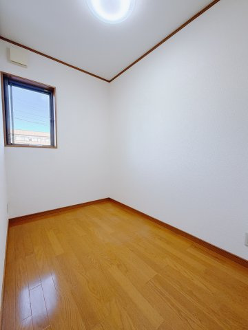 【中古戸建】前橋市上小出町2丁目の収納|■納戸｜家族みんなで使える広々とした収納スペースは、季節の品から思い出の品まで、たっぷりしまっておけます。