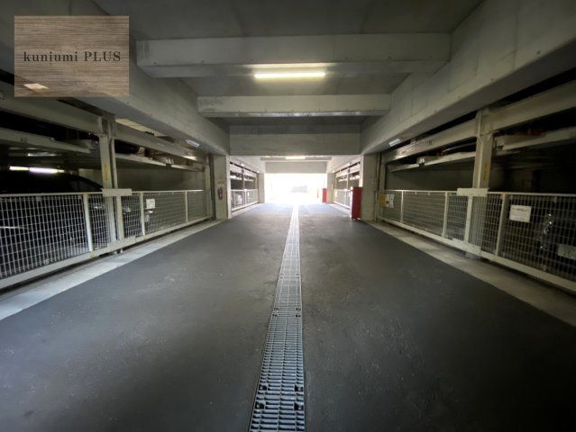 ルネヒューマンズガーデン鶴見の駐車場