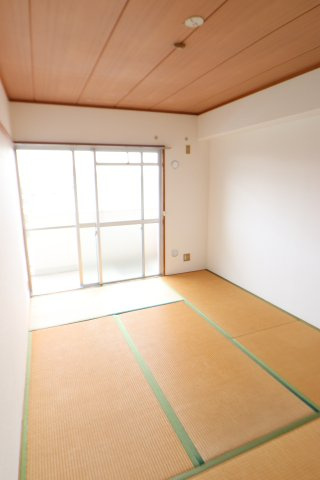 マンションセラヴィの寝室|同間取り別部屋の参考写真です。