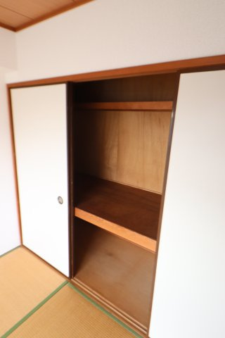 マンションセラヴィの収納|同間取り別部屋の参考写真です。