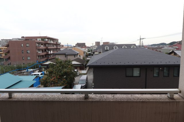 マンションセラヴィの展望|同間取り別部屋の参考写真です。