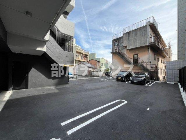 メイクス熱田神宮の駐車場