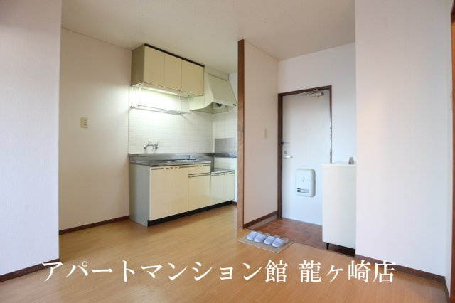 エルディム西Ａの居間・リビング