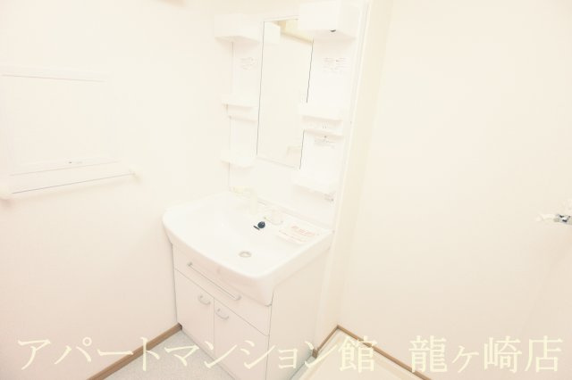 さくらヒルズ霞台　壱番館の独立洗面台