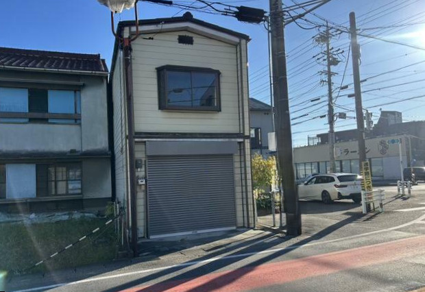 岩崎町　住居付倉庫の外観