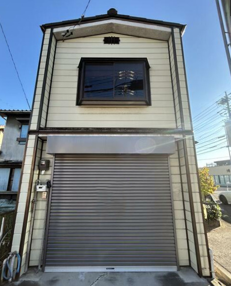 岩崎町　住居付倉庫の外観