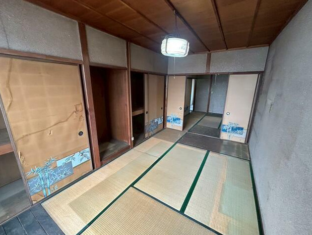 岩崎町　住居付倉庫の内装