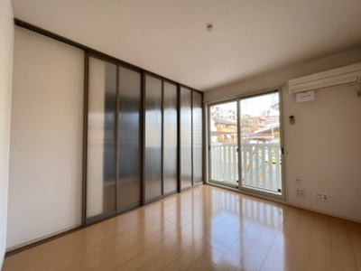 【居間・リビング】 | メゾン・プラン・ソレイユ | ライトスルースクリーンを閉めた状態です