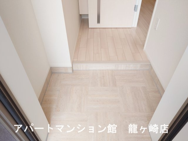 コンフォールKの玄関