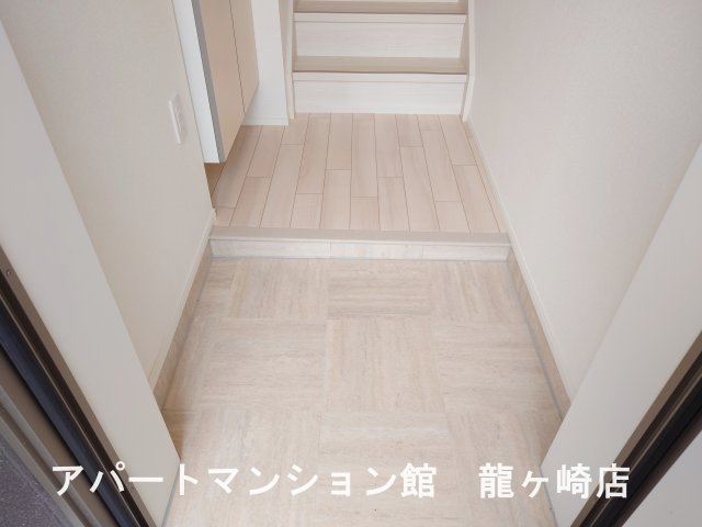 コンフォールKの玄関