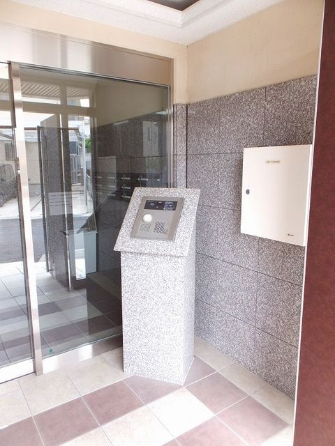 ニュー平地のエントランス