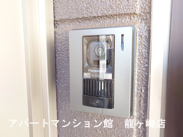 コンフォールKの玄関