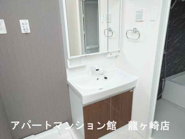 collineの独立洗面台