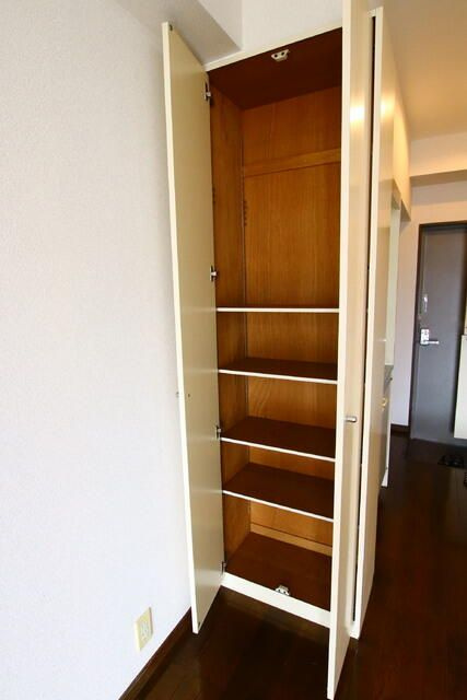 センチュリー大和の玄関