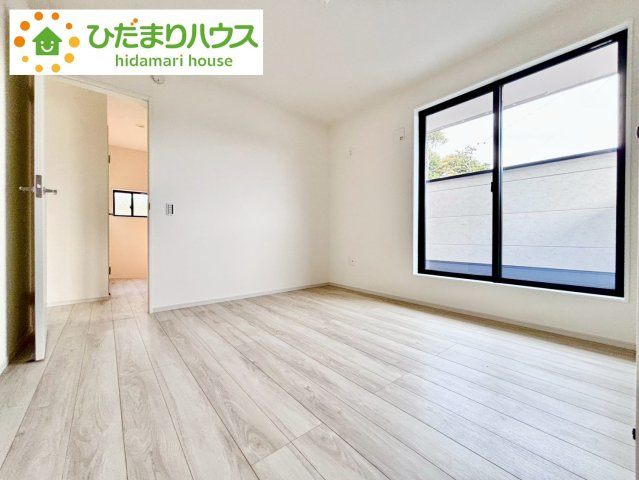 流山市北3期　新築戸建　1号棟の洋室|バルコニーに面している洋室は、主寝室にどうぞ(^^)/						
