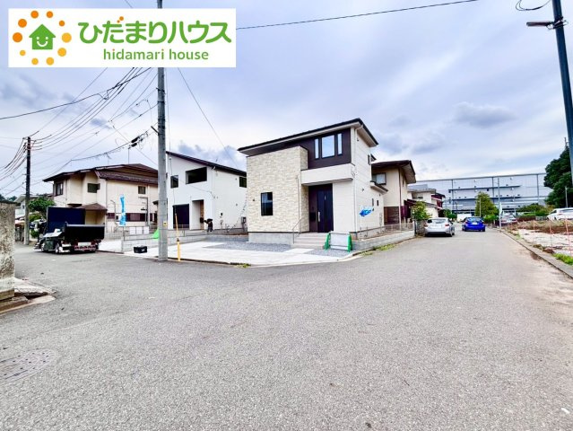 流山市北3期　新築戸建　1号棟の前面道路含む現地写真|角地にて日当り＆風通しも良好です◎現地にて実際の日当り具合などをお確かめになってみてはいかがでしょうか？