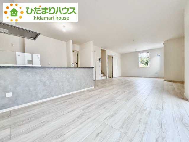 流山市北3期　新築戸建　1号棟の居間・リビング|お友達や親戚とホームパーティもいいですね(*^^*)						
