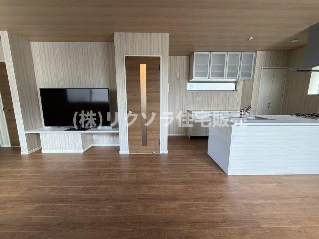 須山町　未入居一戸建ての内装|２階トイレ　温水洗浄便座
■物件内覧・資金計画相談・住宅ローン相談、リフォーム相談、お問合せ受付中■
※当日・翌日のご内覧、ご相談はお電話でのお問合せがスムーズです！
