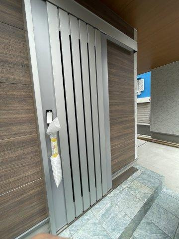 須山町　未入居一戸建ての玄関|■物件内覧・資金計画相談・住宅ローン相談、リフォーム相談、お問合せ受付中■
※当日・翌日のご内覧、ご相談はお電話でのお問合せがスムーズです！