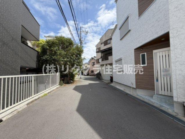 須山町　未入居一戸建ての前面道路含む現地写真|■物件内覧・資金計画相談・住宅ローン相談、リフォーム相談、お問合せ受付中■
※当日・翌日のご内覧、ご相談はお電話でのお問合せがスムーズです！