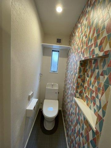 須山町　未入居一戸建てのトイレ|温水洗浄便座　１階のトイレ
■物件内覧・資金計画相談・住宅ローン相談、リフォーム相談、お問合せ受付中■
※当日・翌日のご内覧、ご相談はお電話でのお問合せがスムーズです！