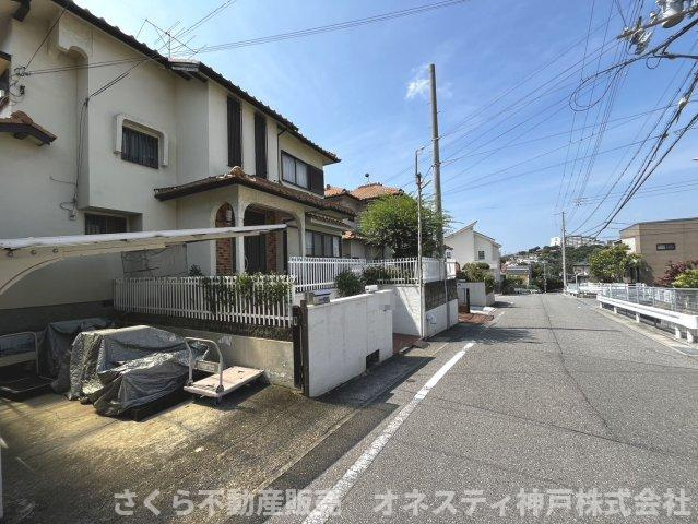 神戸市垂水区塩屋北町３丁目土地の前面道路含む現地写真