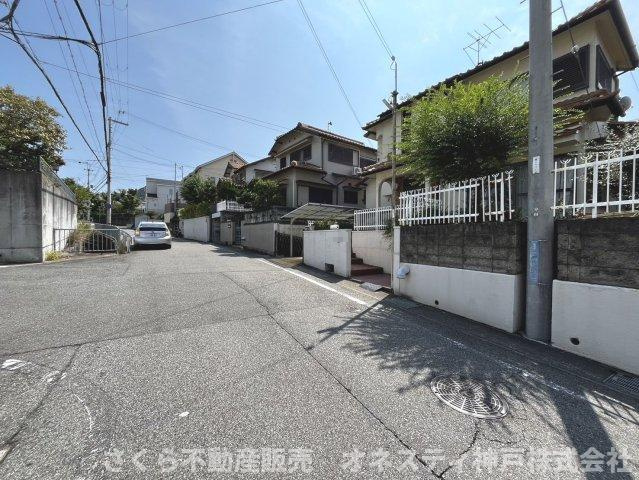 神戸市垂水区塩屋北町３丁目土地の前面道路含む現地写真