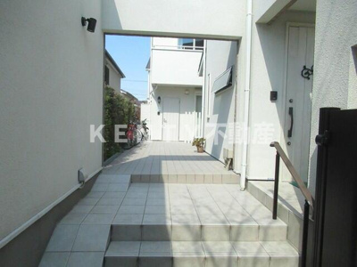 【エントランス】 | エクシート２１ | 落ち着いたエントランスです