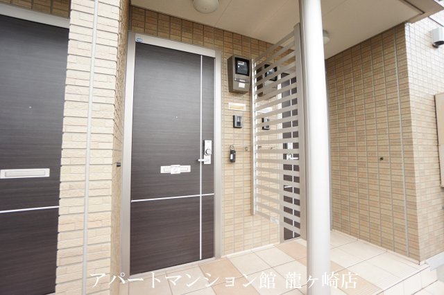 アムール岡崎Ａの玄関
