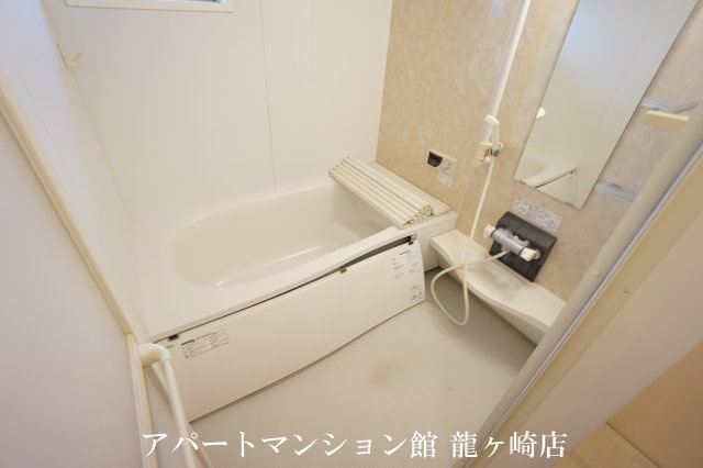 アムール岡崎Ａの浴室
