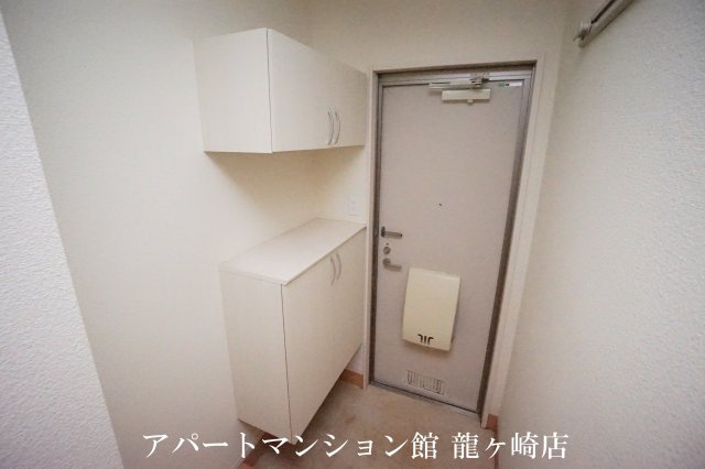 アムール岡崎Ａの玄関