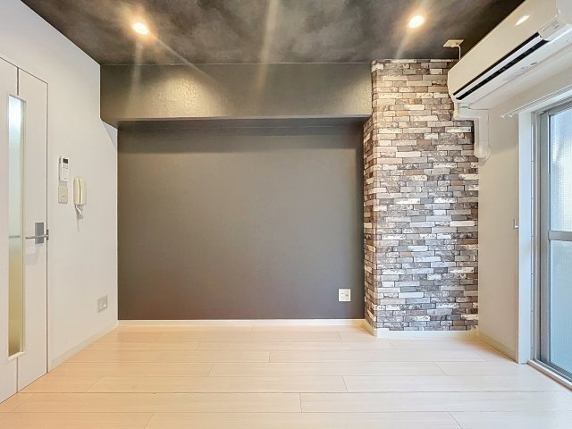 中崎町ハイツの洋室|使い勝手のいい洋室です