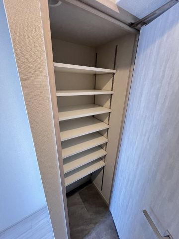 大阪市城東区今福西１丁目の賃貸マンションの玄関