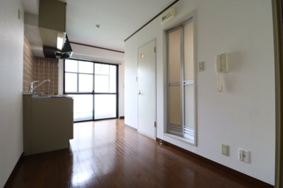 【居間・リビング】 | 英和ビル