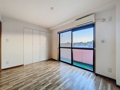 【寝室】 | シュアラT・K・I