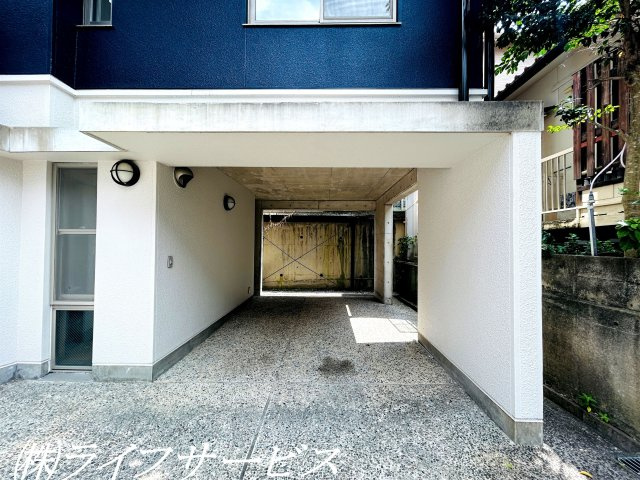 【駐車場】 | 茨木市南春日丘７丁目中古戸建 | 駐車場