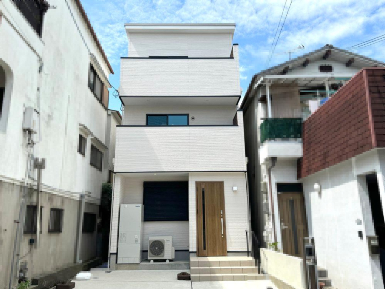 須山町　未入居一戸建ての外観|新しい生活にいかがでしょうか？外観はお住まいの顔になります。こだわりたいポイントですね。外壁塗装や屋根塗装のご相談も承っております。
■現地内覧・資金計画相談・住宅ローン相談もお問合せ受付中■