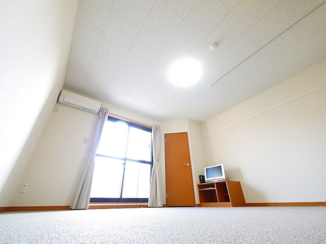 レオパレスＬａ　Ｖｉｓｔａ２の内装|内装は落ち着いています