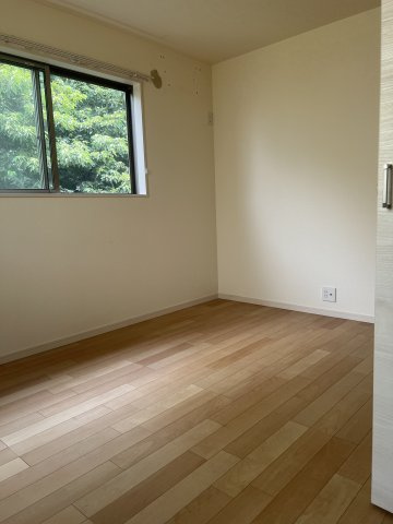 朝霞市根岸台8丁目戸建ての寝室|コンパクトで使いやすい洋室です