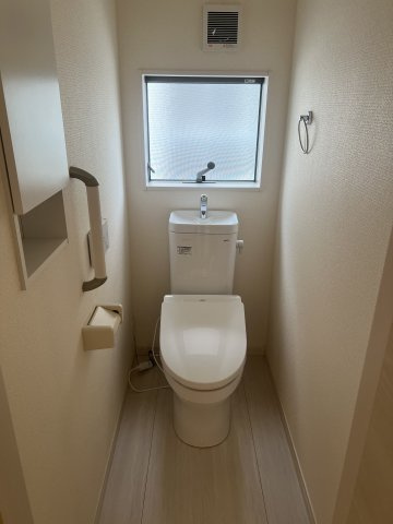 朝霞市根岸台8丁目戸建てのトイレ|清潔感のあるトイレです