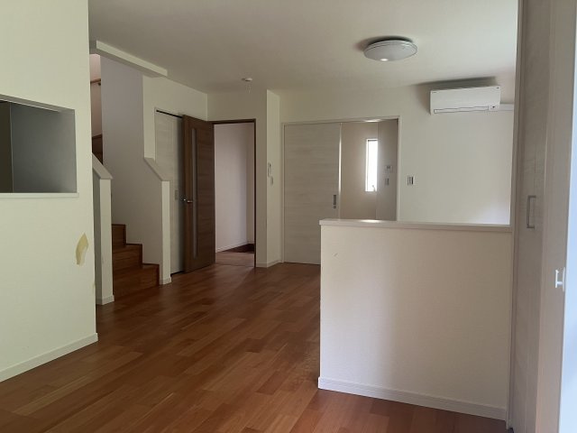 朝霞市根岸台8丁目戸建ての居間・リビング|ゆったりとしたリビングです