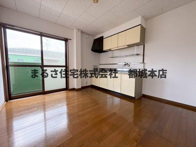 レインボー都北ハイツの居間・リビング|B201の写真です