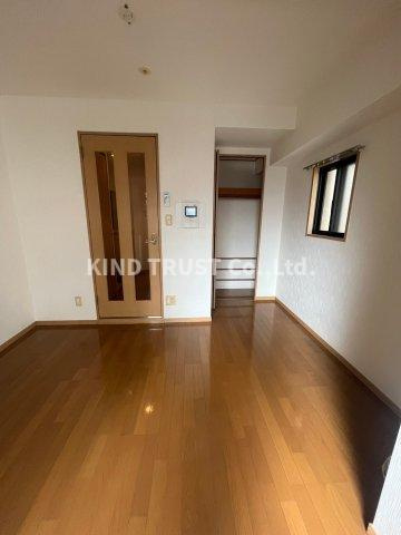 プレサンス同心アーバンステージの居間・リビング|こちらの居間で趣味の時間をお楽しみください