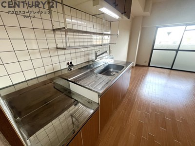 ガスコンロ設置可能な広々としたキッチンです！